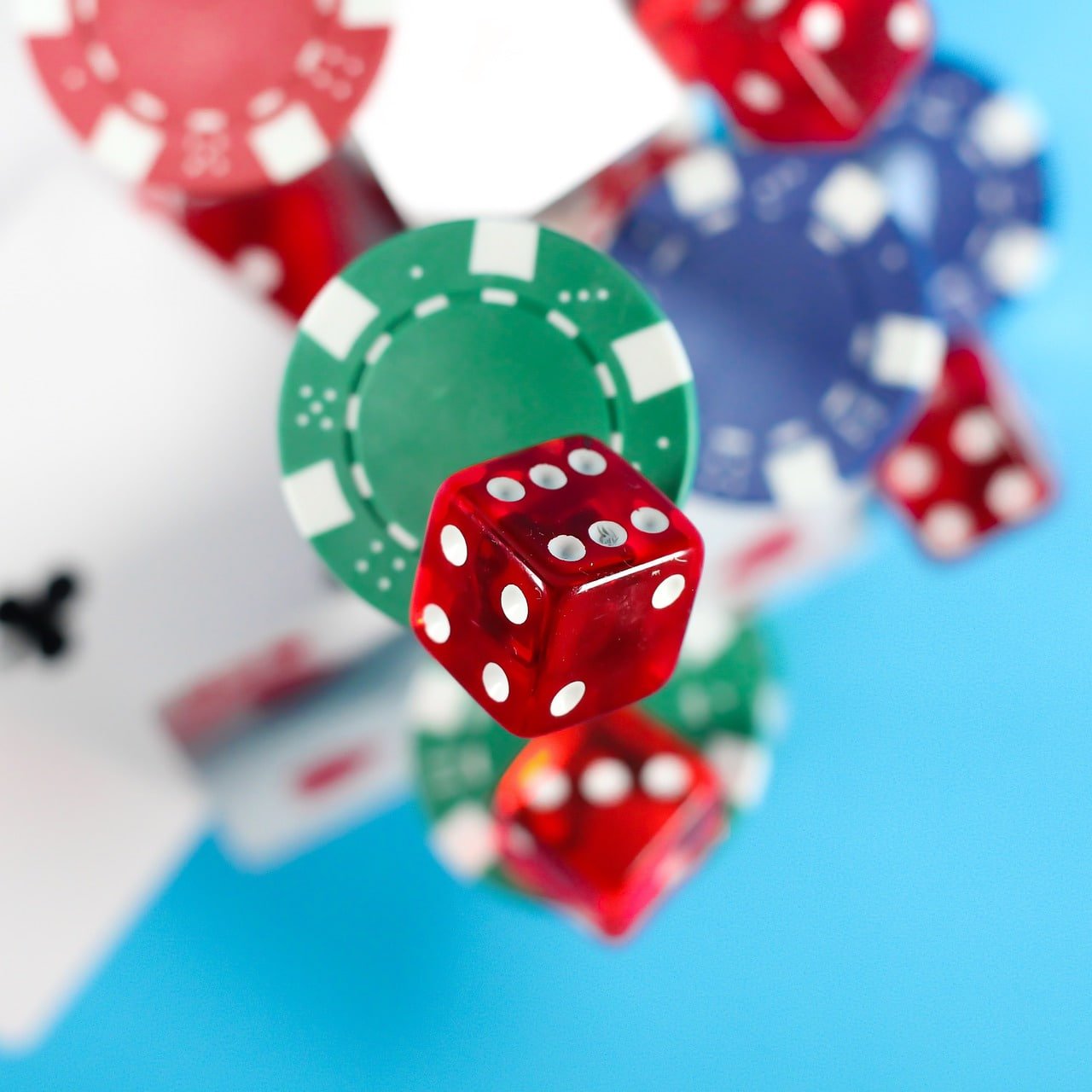 jiliqqq platform hero banner showing sports and casino entertainment